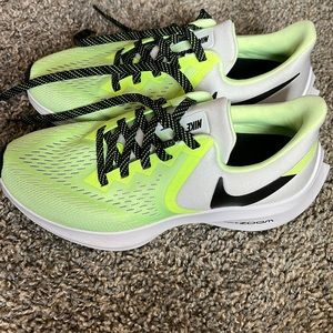 NIKE Zoom Winflo running shoes
